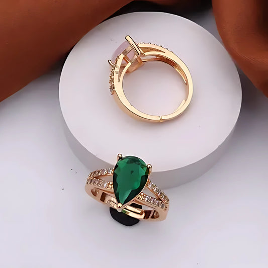 Elegant Gold-Plated Emerald Green Teardrop Ring with Sparkling Crystal Accents - Luxury Statement Jewelry for Women